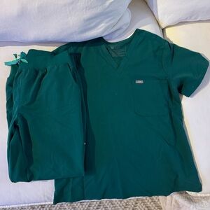 FIGS Hunter Green Zamora Jogger Scrub Pants with Catarina One-Pocket Scrub Top